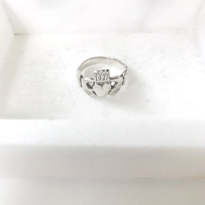 Sterling Silver Claddagh Ring Size 7